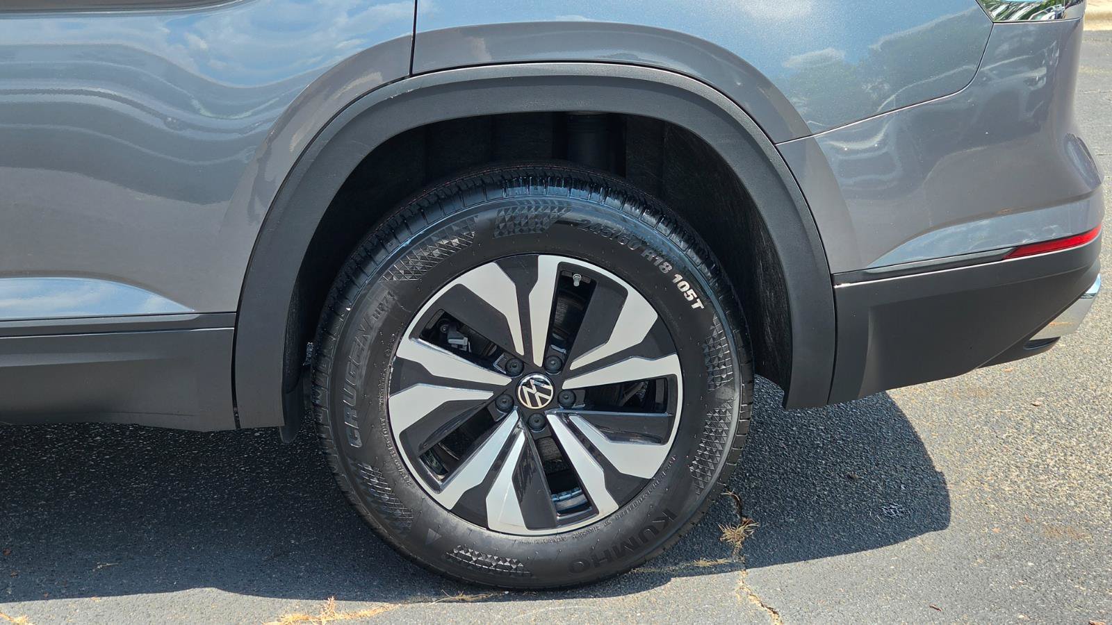 Used 2024 Volkswagen Atlas SE FWD image 16