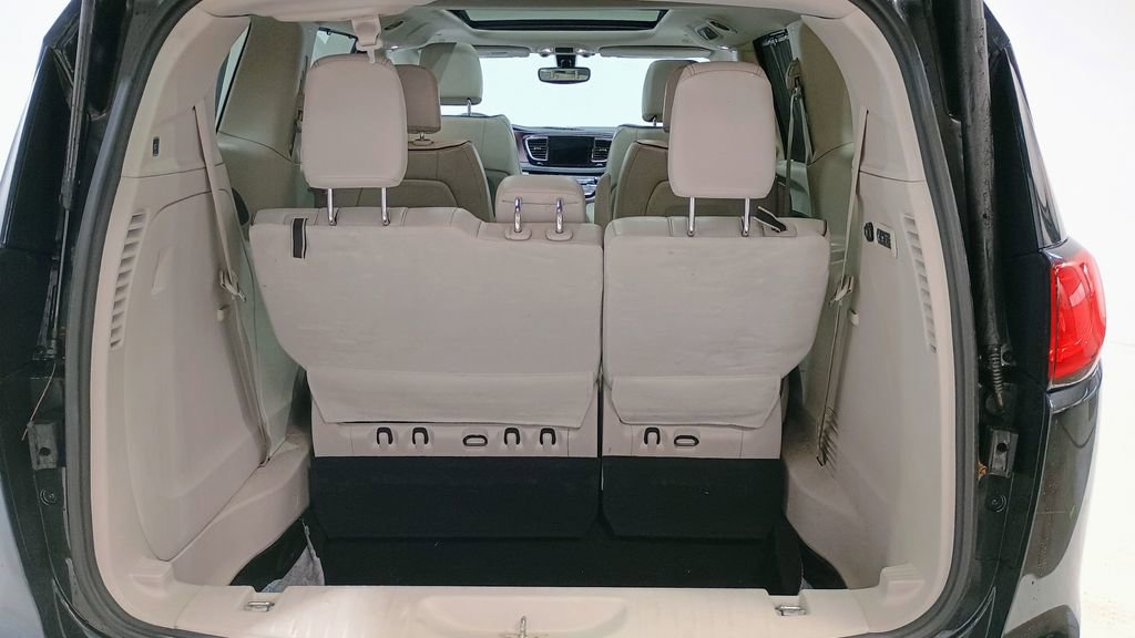 Used 2020 Chrysler Pacifica Limited image 24