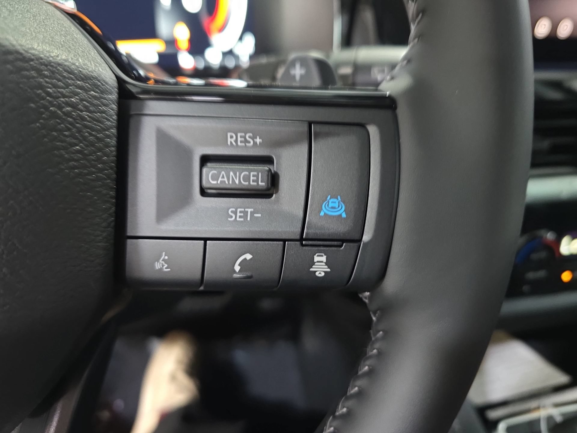 New 2026 Nissan Pathfinder SL FWD image 18