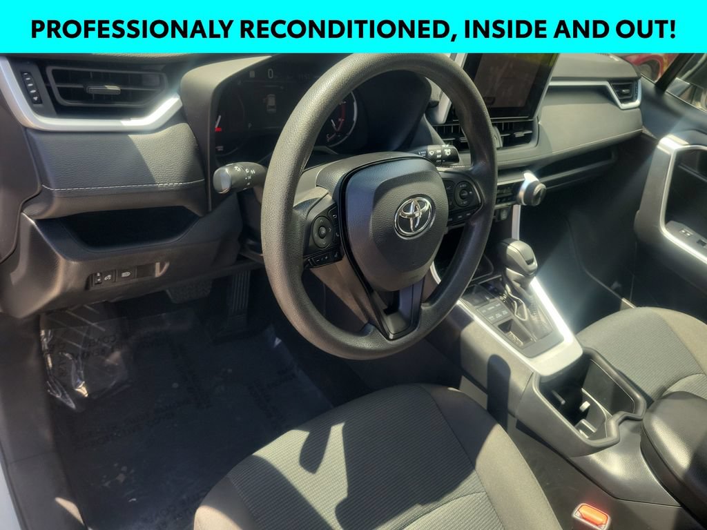 Certified 2025 Toyota RAV4 LE AWD/4WD image 7