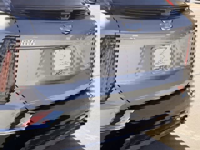 New 2026 Cadillac Optiq Luxury 2 image 6