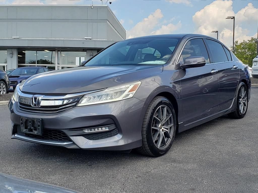 Used 2016 Honda Accord Touring image 3