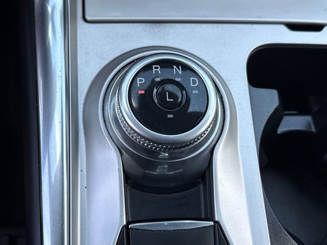 Used 2024 Ford Explorer XLT w/ Equipment Group 202A AWD/4WD image 34