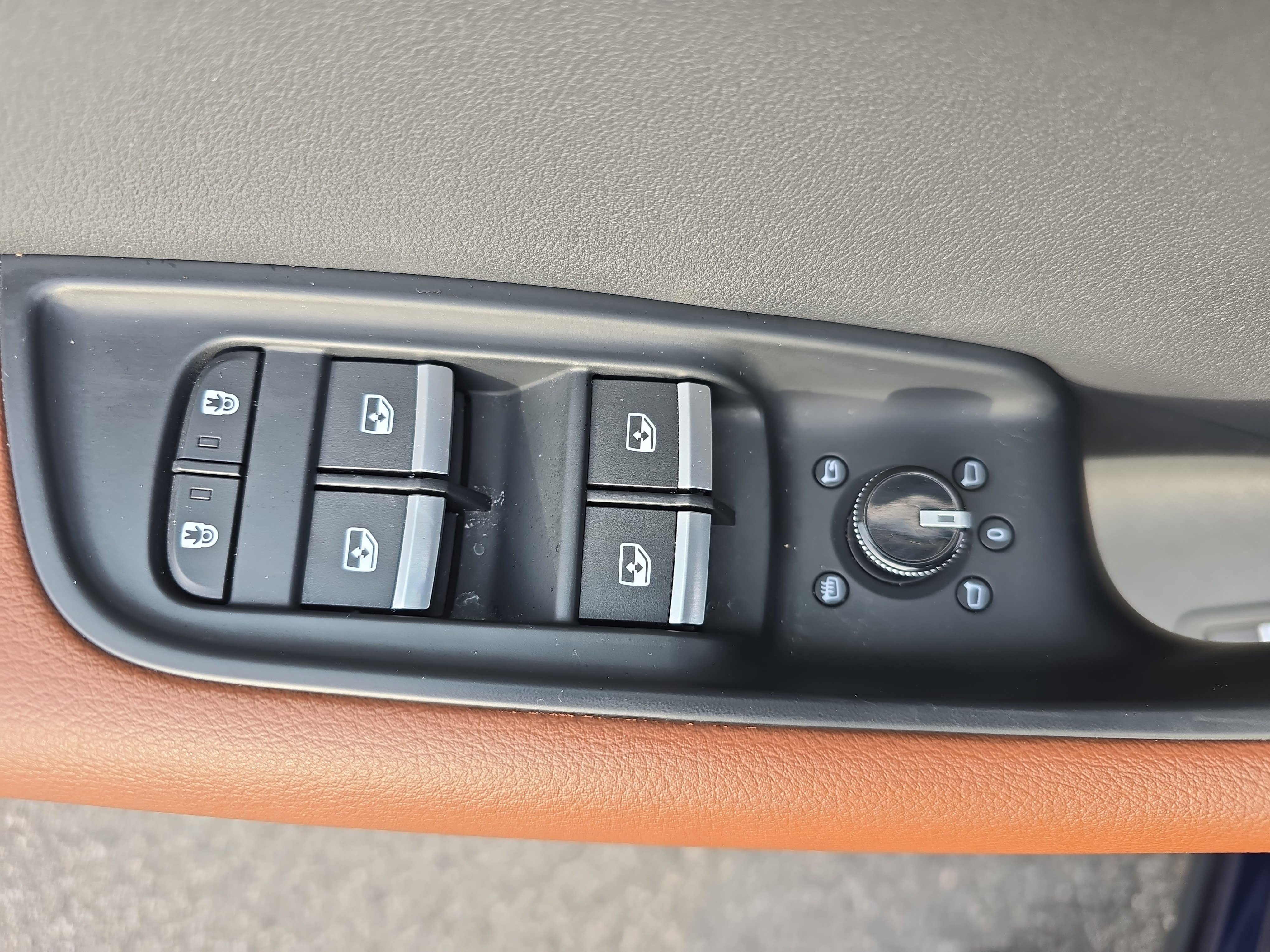 Used 2022 Audi Q8 Premium Plus image 26