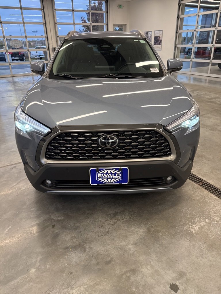 Used 2023 Toyota Corolla Cross XLE image 20