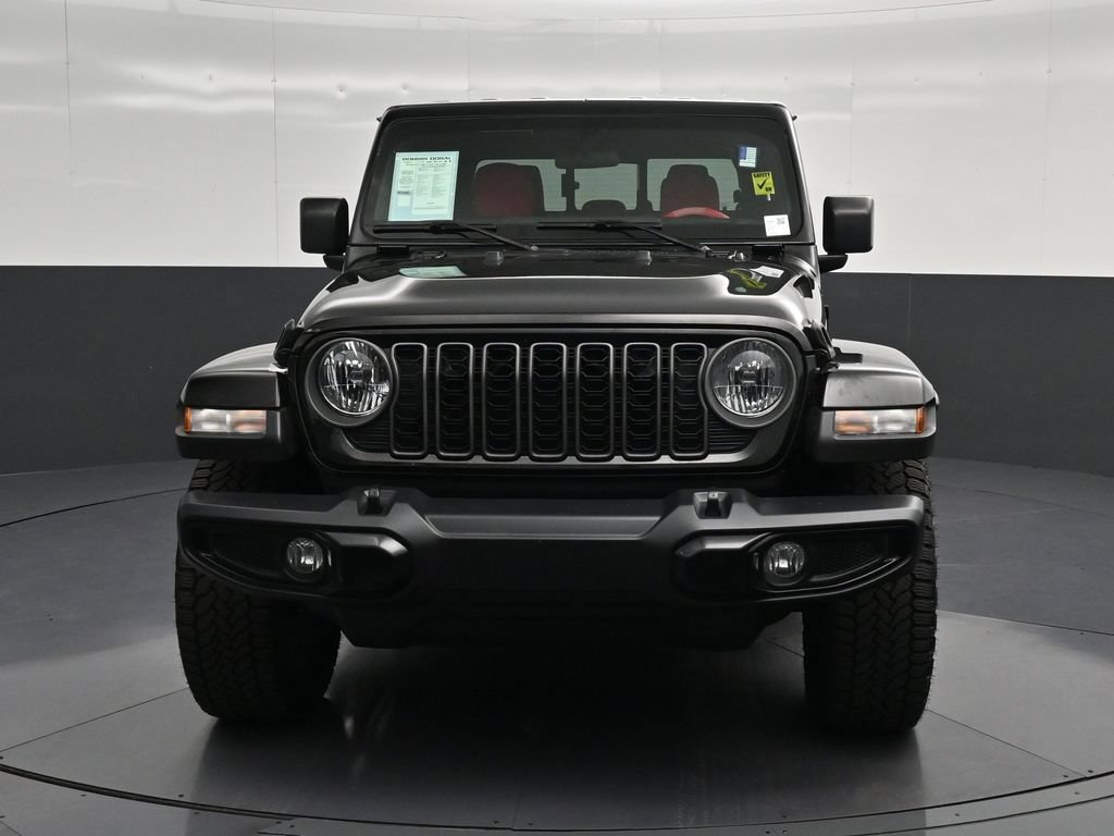 Used 2025 Jeep Gladiator Sport AWD/4WD image 6