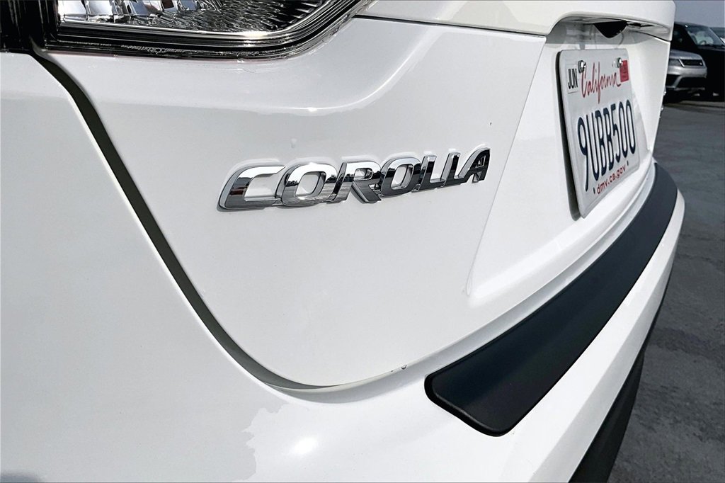 Used 2025 Toyota Corolla LE w/ LE Premium Package image 22