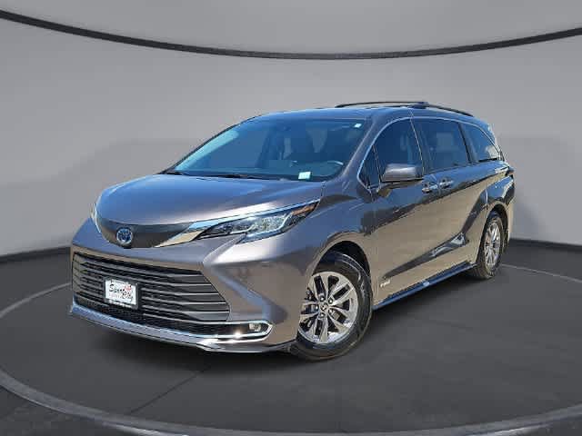 Used 2021 Toyota Sienna XLE FWD image 1