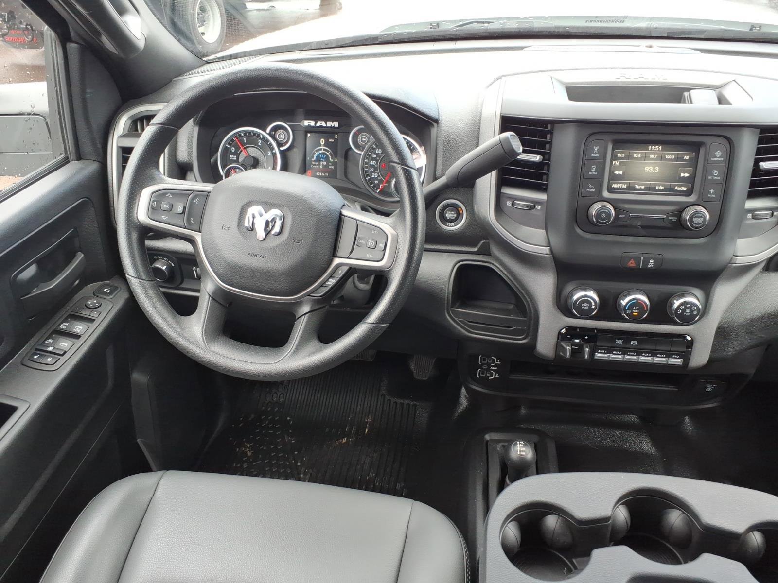 Used 2024 RAM 5500 Tradesman w/ Chrome Appearance Group AWD/4WD image 14