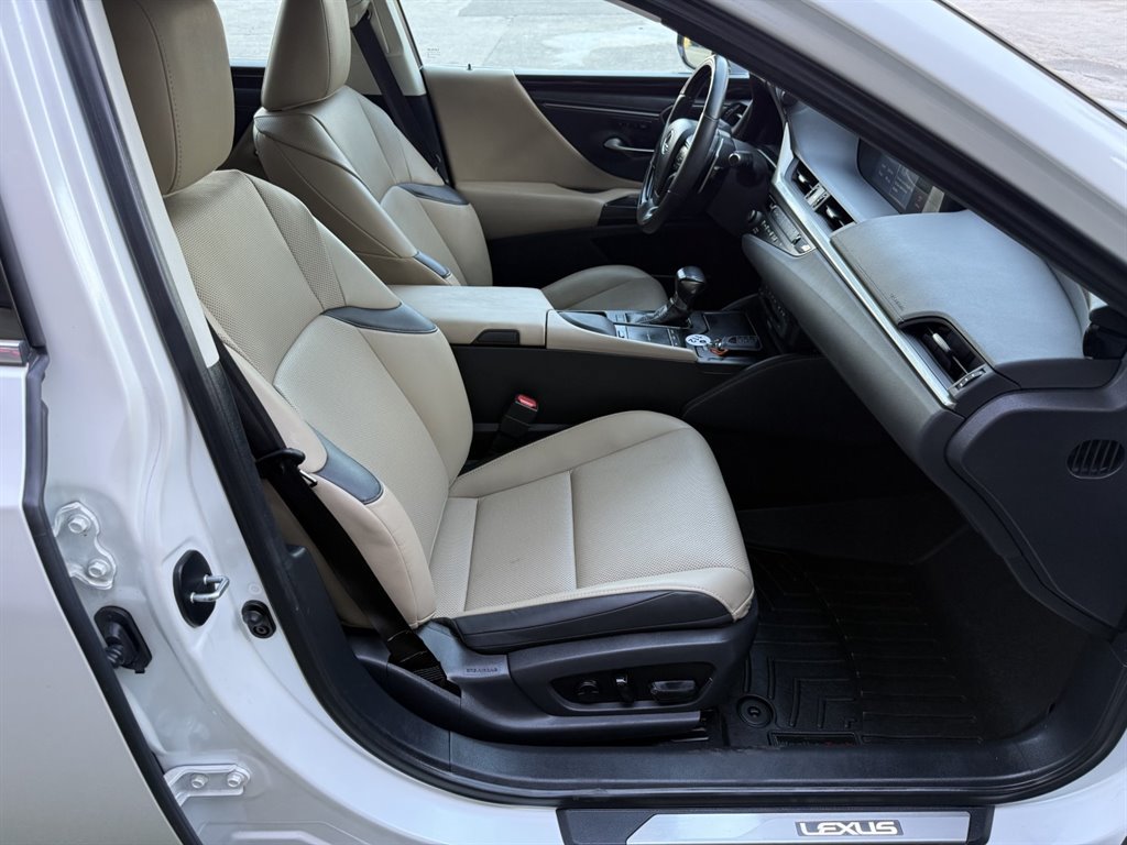Used 2020 Lexus ES 350 w/ Premium Package FWD image 18