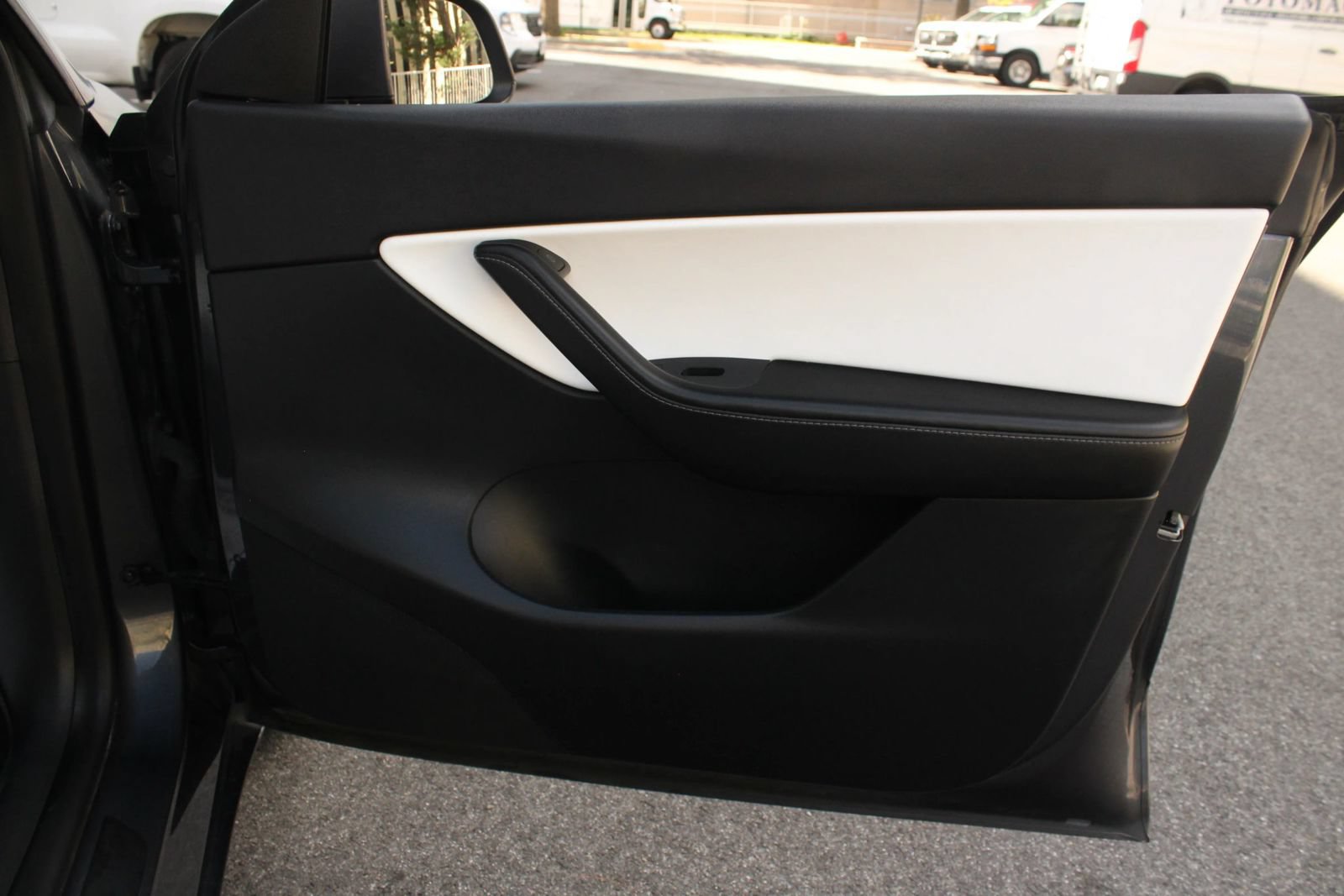 Used 2021 Tesla Model Y Long Range AWD/4WD image 27