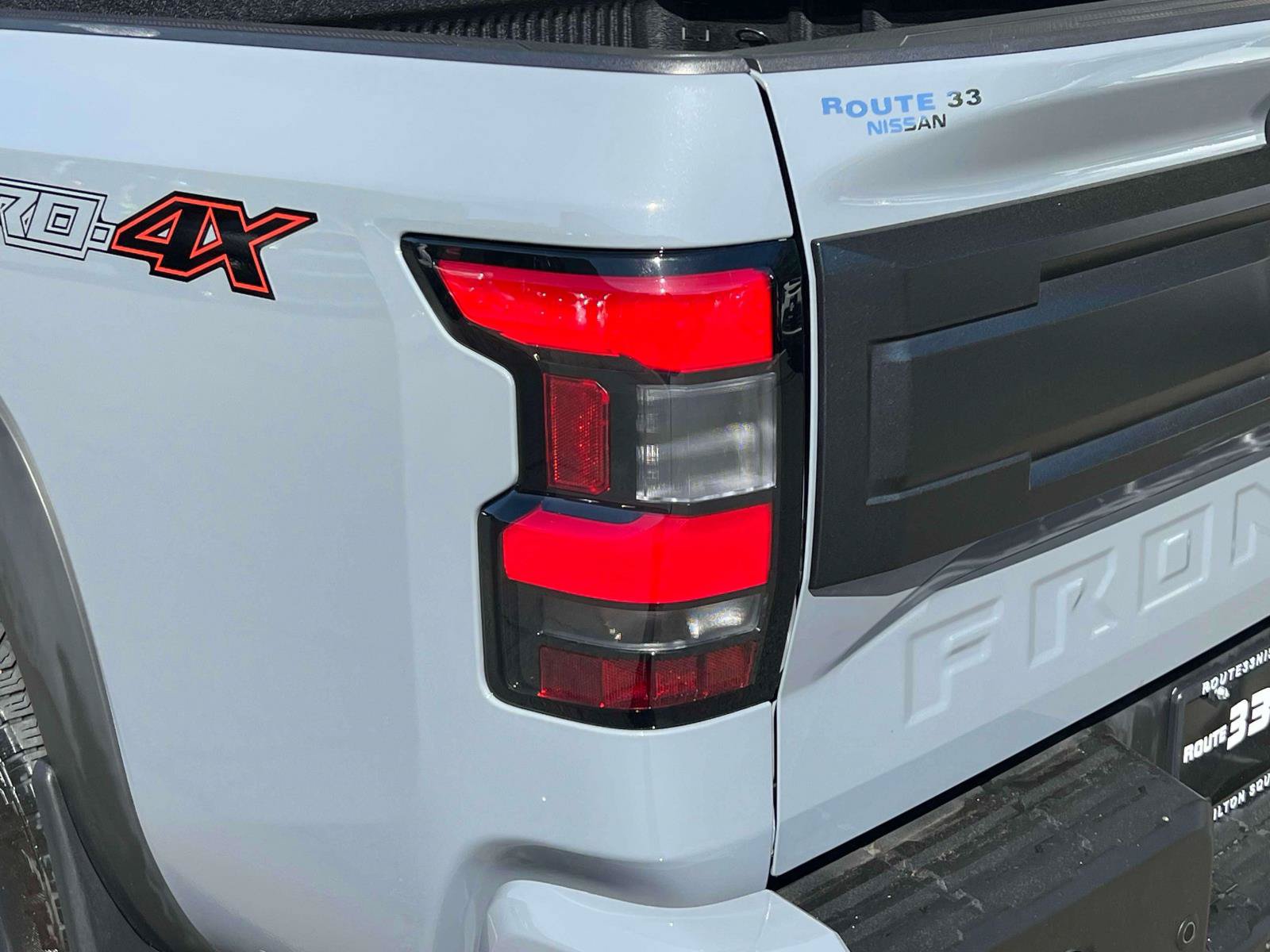 Used 2025 Nissan Frontier PRO-4X w/ Pro Convenience Package AWD/4WD image 8