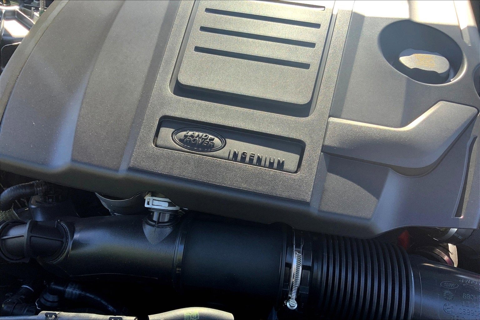 New 2026 Land Rover Range Rover Velar Dynamic SE image 17