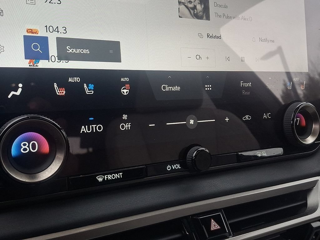 Used 2024 Lexus RX 350 Premium w/ Accessory Package (Z1) AWD/4WD image 18