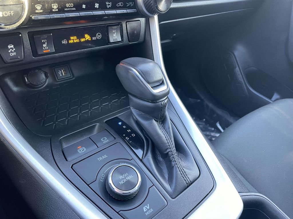Used 2023 Toyota RAV4 SE w/ Convenience Package image 44