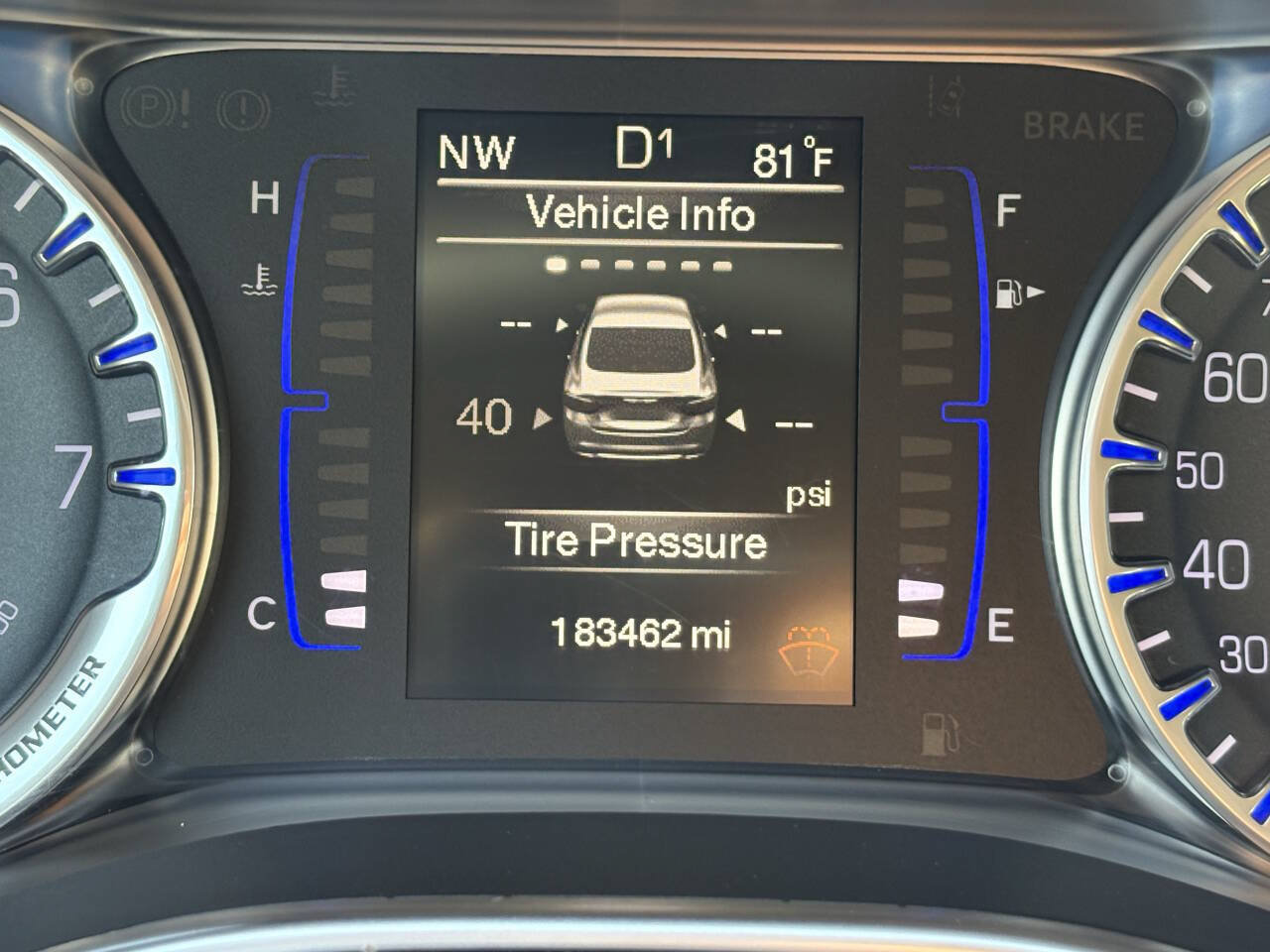 Used 2015 Chrysler 200 Limited FWD image 28