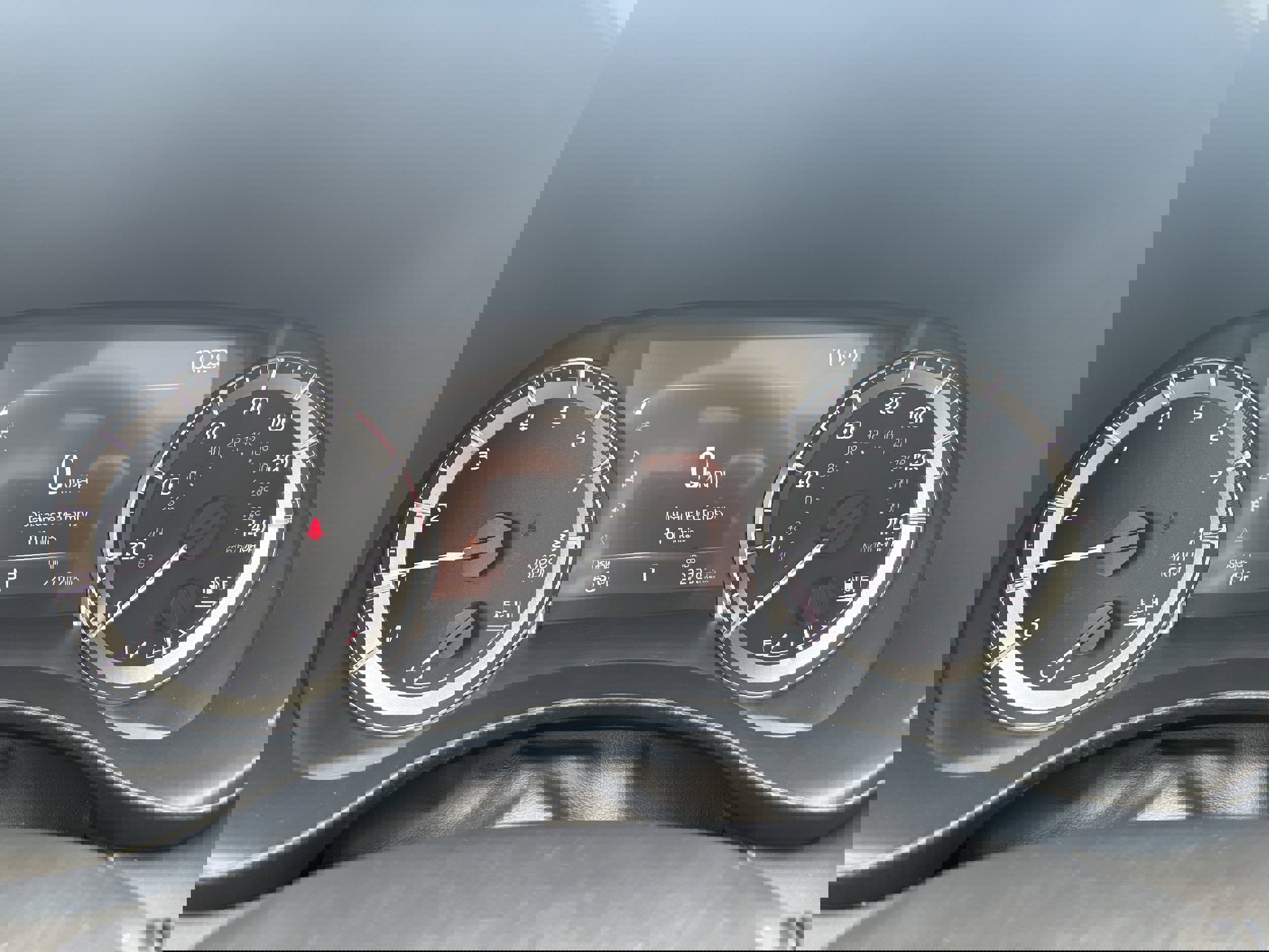 Used 2023 Toyota Highlander XLE AWD/4WD image 4