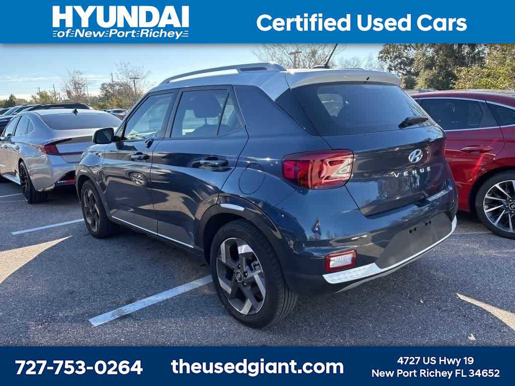 Used 2025 Hyundai Venue Limited image 2