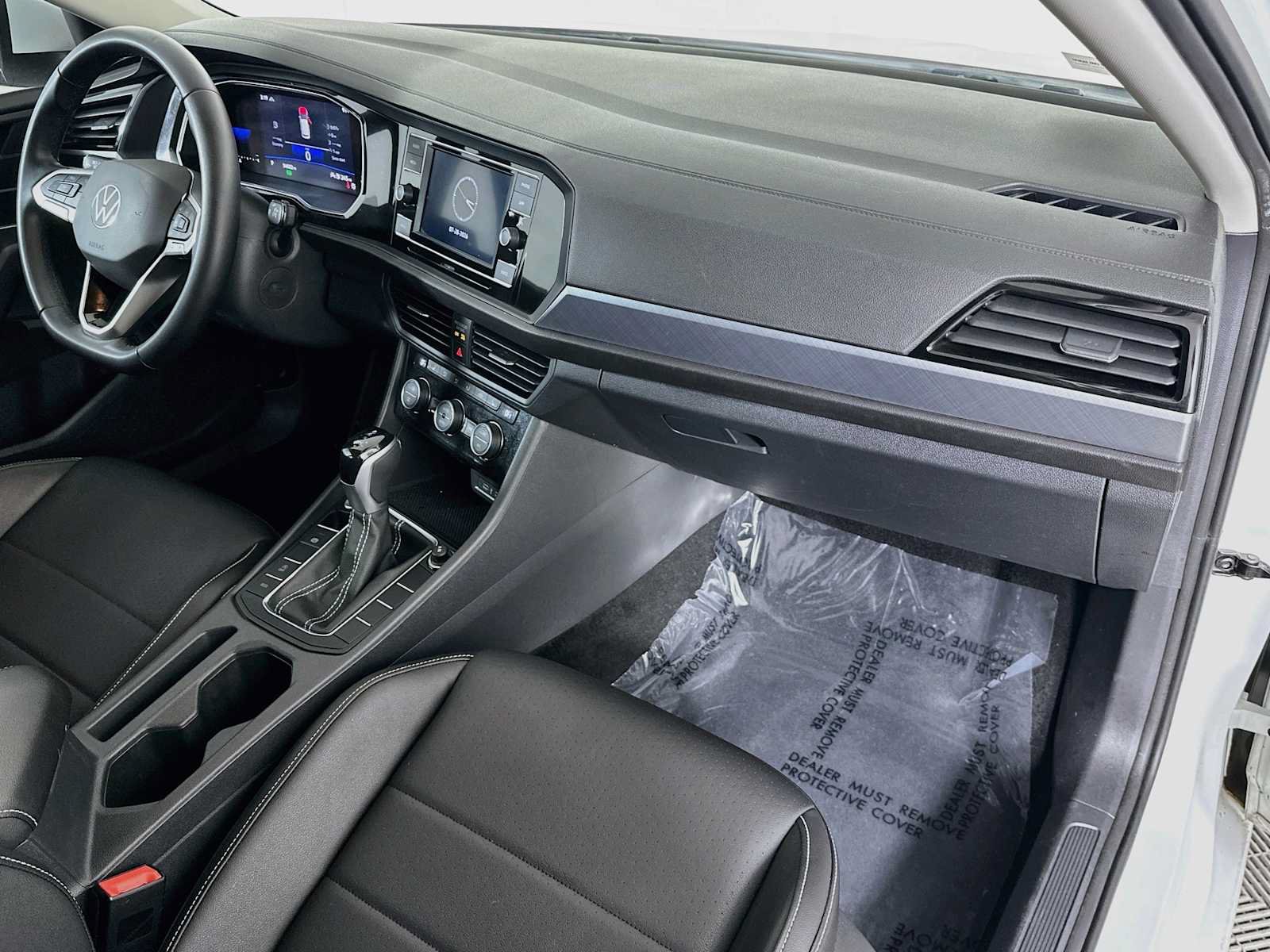 Used 2023 Volkswagen Jetta SE FWD image 25
