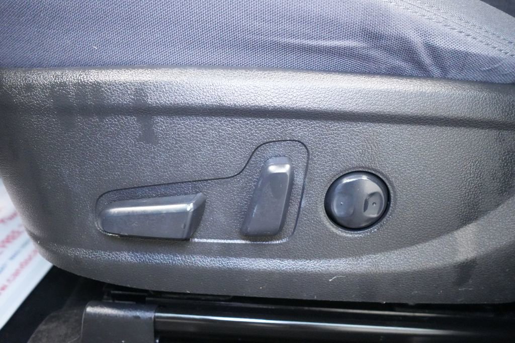 Used 2023 Hyundai Santa Fe SEL w/ Cargo Package image 17