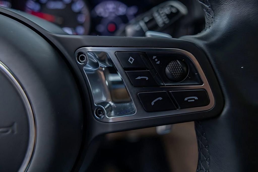 Used 2022 Porsche Cayenne Turbo image 42