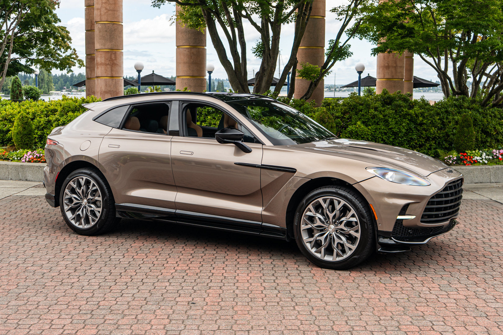 Used 2023 Aston Martin DBX 707 AWD/4WD image 48