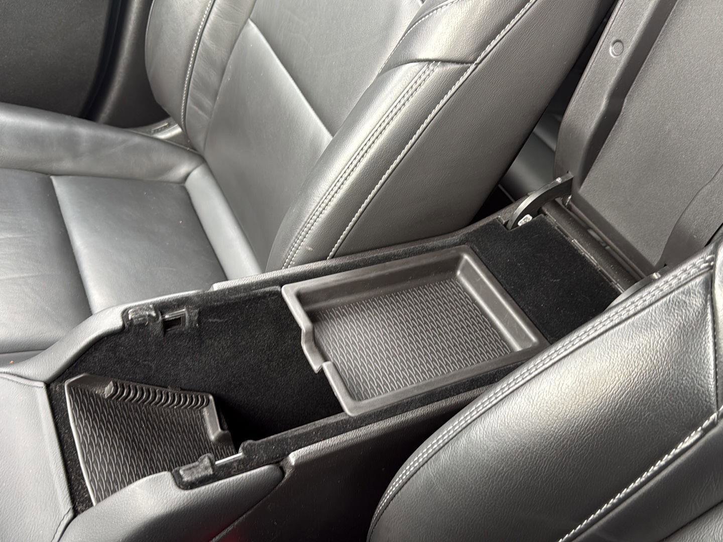 Used 2024 Cadillac XT4 Premium Luxury image 18