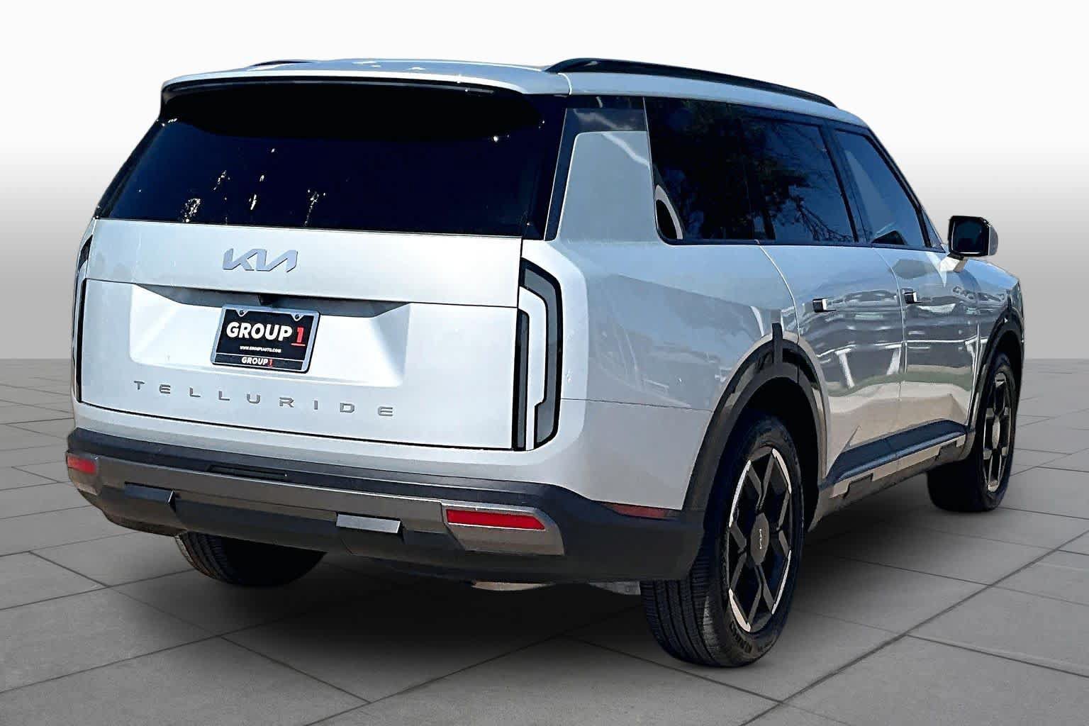 Certified 2027 Kia Telluride EX w/ Towing Package FWD image 12