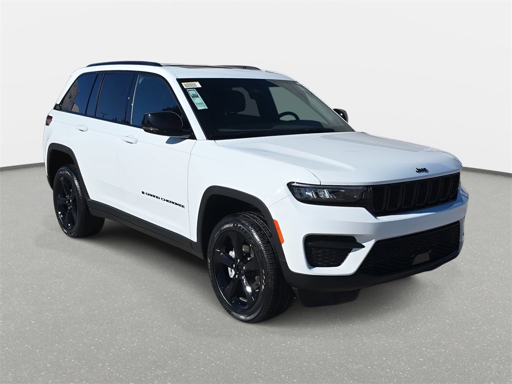 New 2025 Jeep Grand Cherokee Altitude image 3