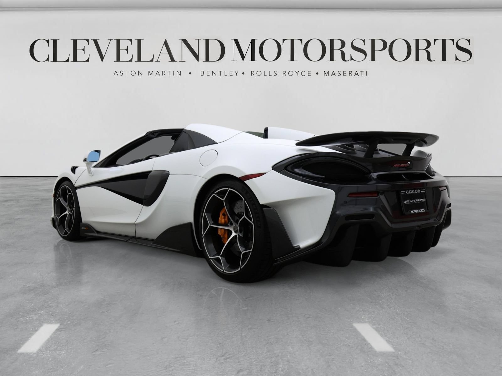 Used 2020 McLaren 600LT Spider RWD image 2