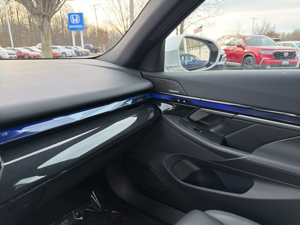 Used 2025 BMW i5 xDrive40 w/ Premium Package image 12