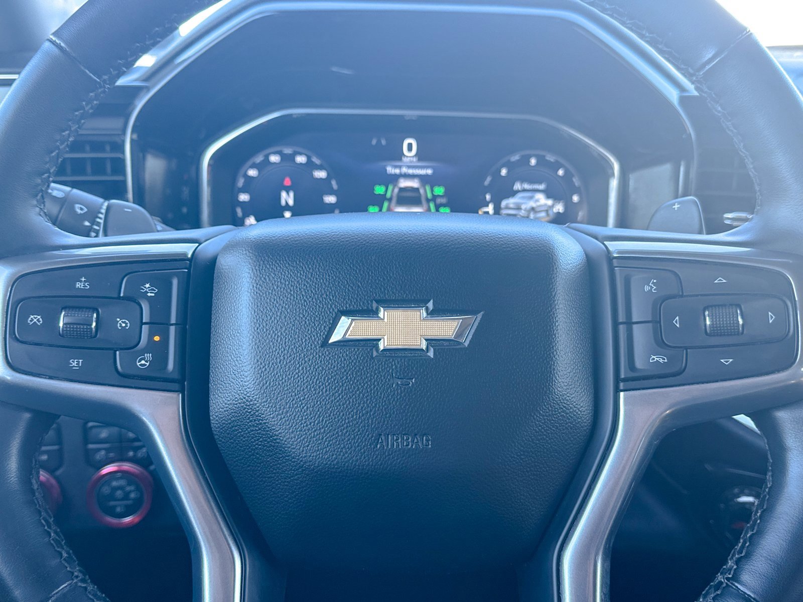 Certified 2024 Chevrolet Silverado 1500 LTZ image 39