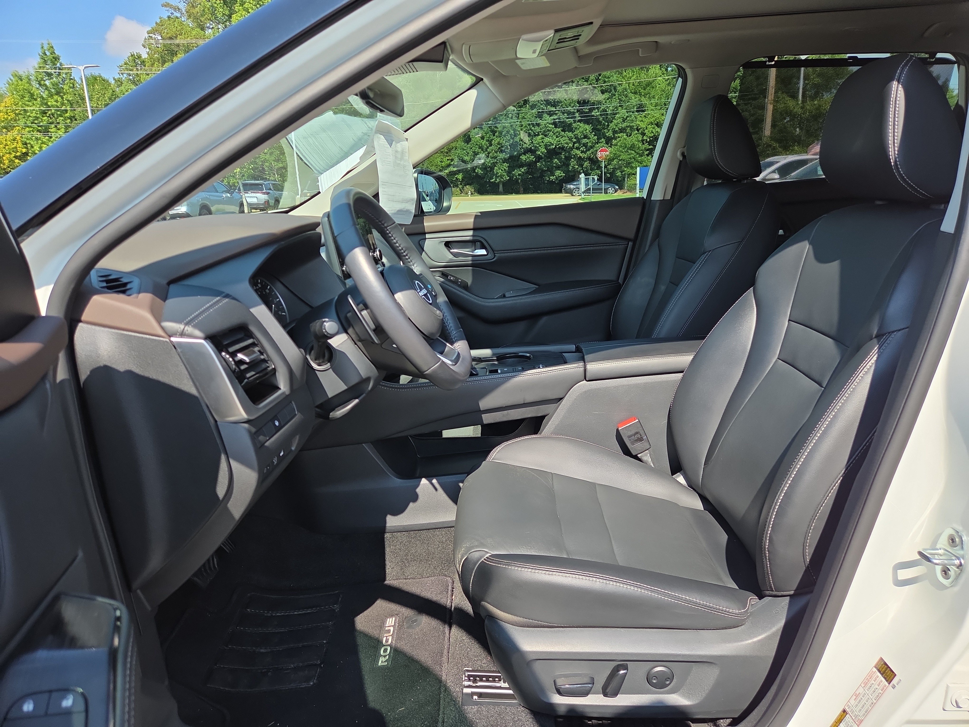 Used 2023 Nissan Rogue SL w/ SL Premium Package FWD image 10