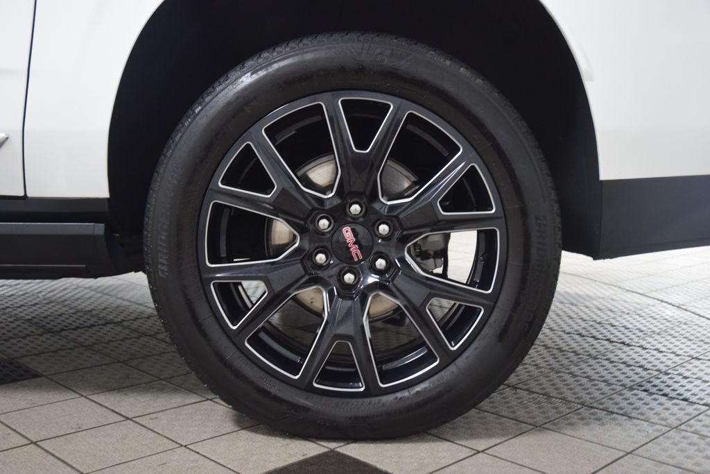 Used 2024 GMC Yukon XL Denali AWD/4WD image 29