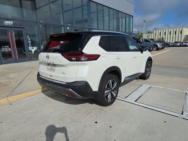 Used 2023 Nissan Rogue SL w/ SL Premium Package image 4