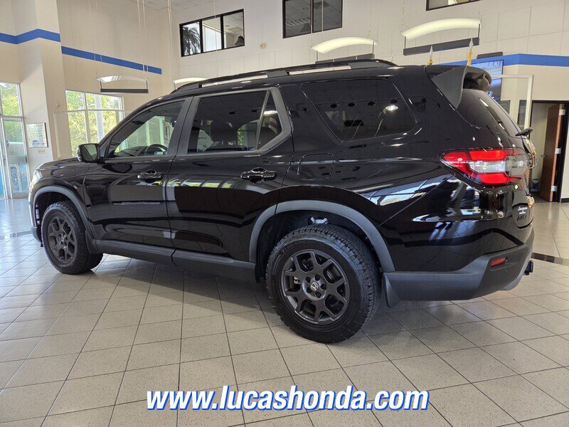 Used 2024 Honda Pilot TrailSport image 6