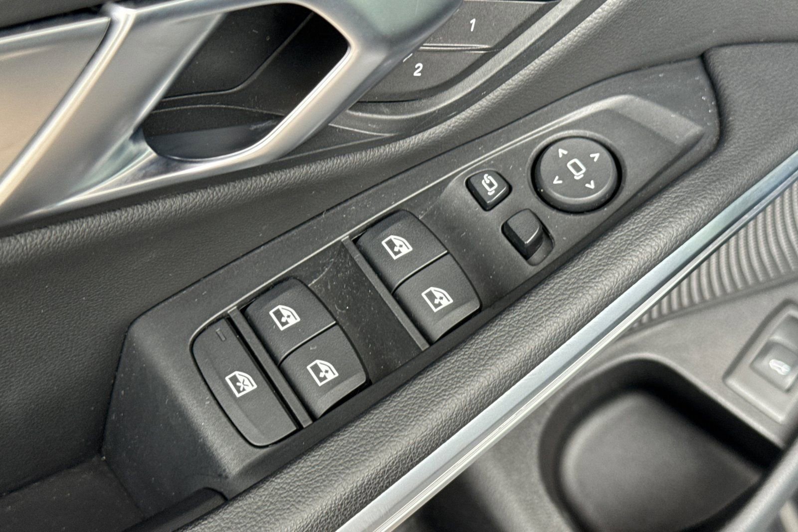 Used 2022 BMW 330i xDrive Sedan w/ Convenience Package image 13