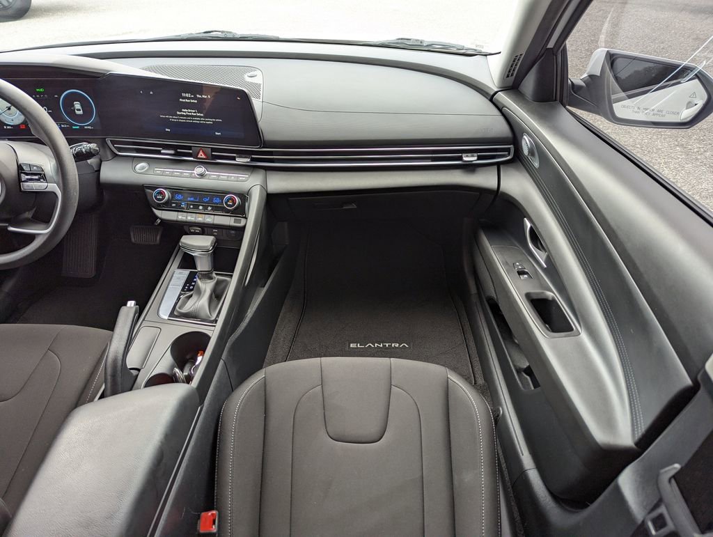 Used 2024 Hyundai Elantra SEL image 16