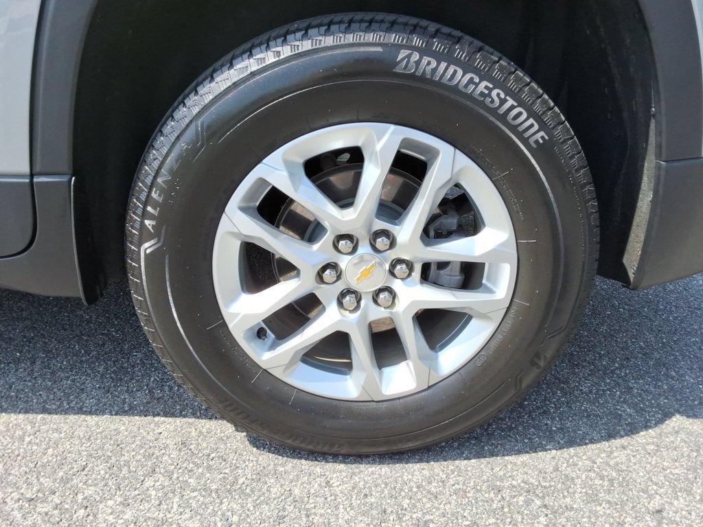 Certified 2023 Chevrolet Traverse LS FWD image 11
