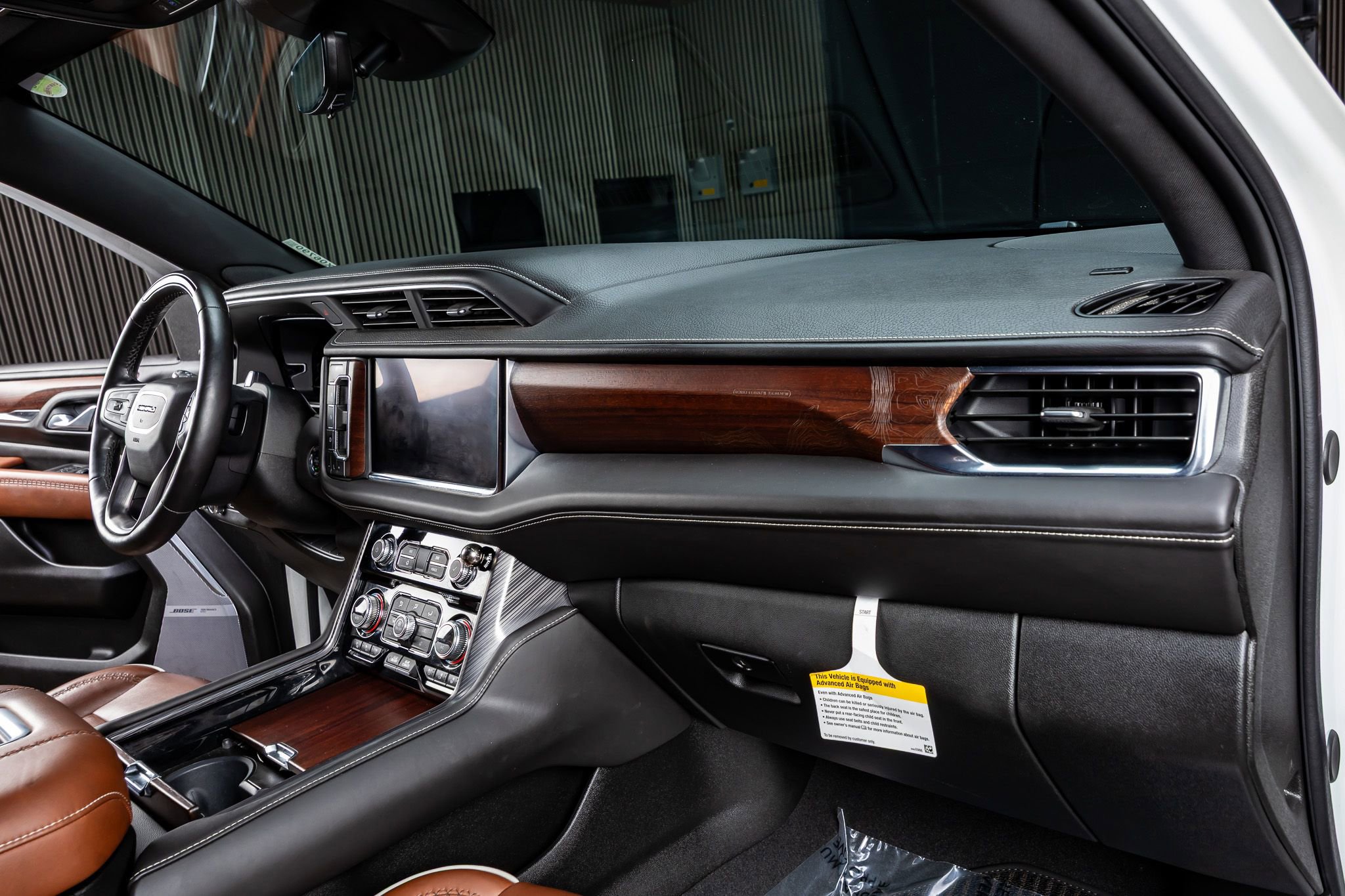 Used 2023 GMC Yukon XL Denali Ultimate image 17