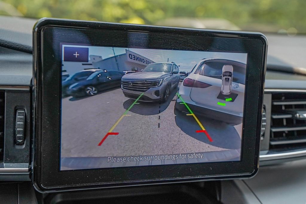 Used 2023 Ford Explorer XLT w/ Equipment Group 202A image 22