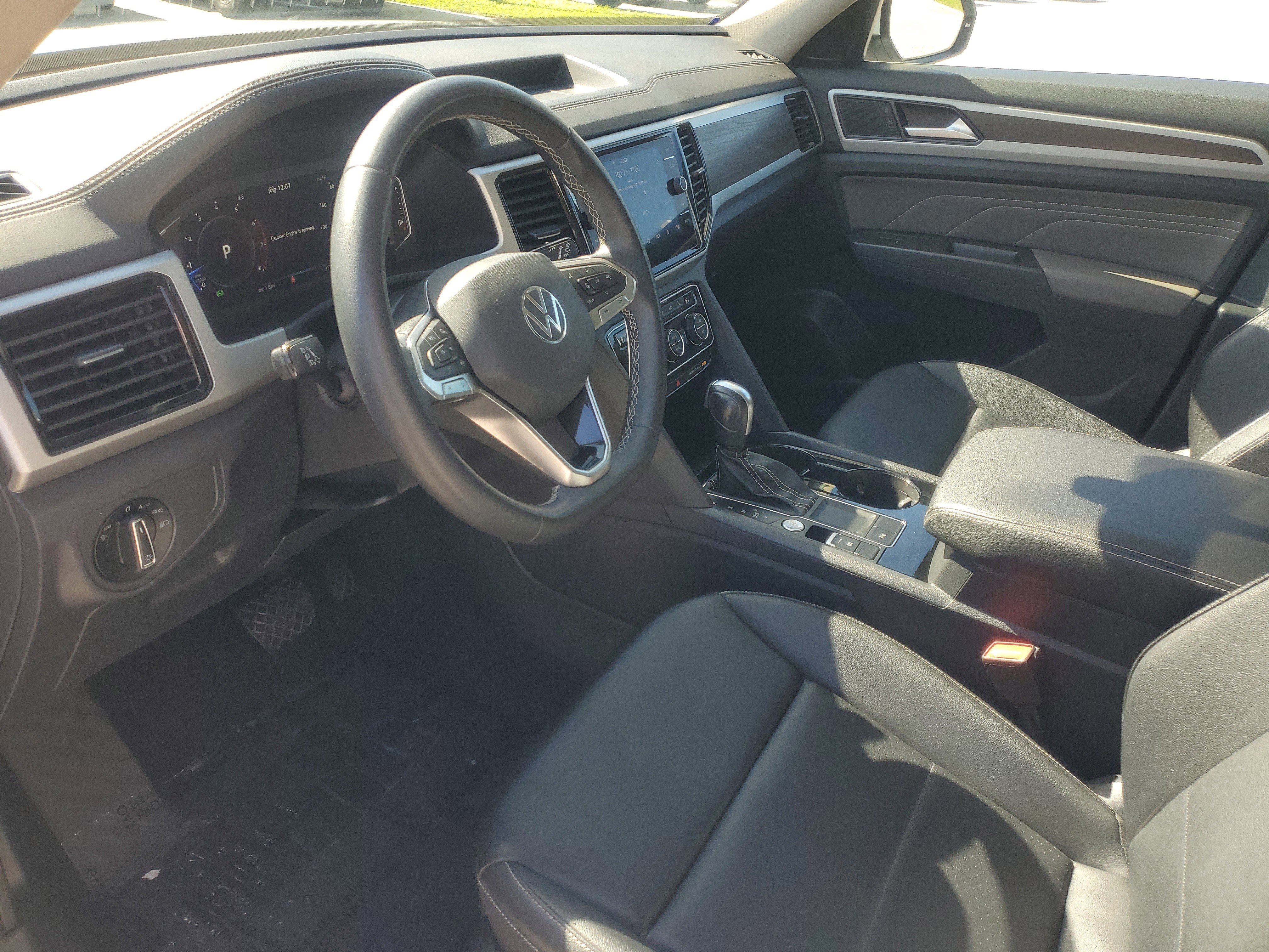 Used 2023 Volkswagen Atlas SE w/ Panoramic Sunroof Package image 17