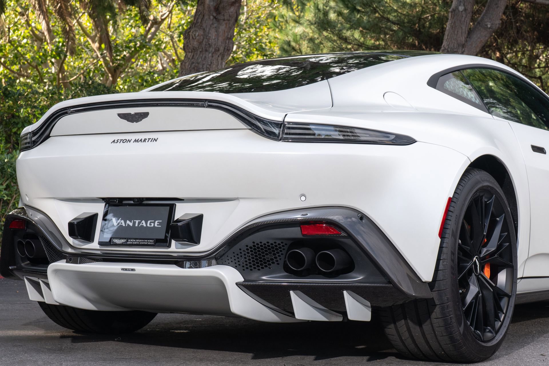 Used 2021 Aston Martin V8 Vantage Coupe RWD image 10