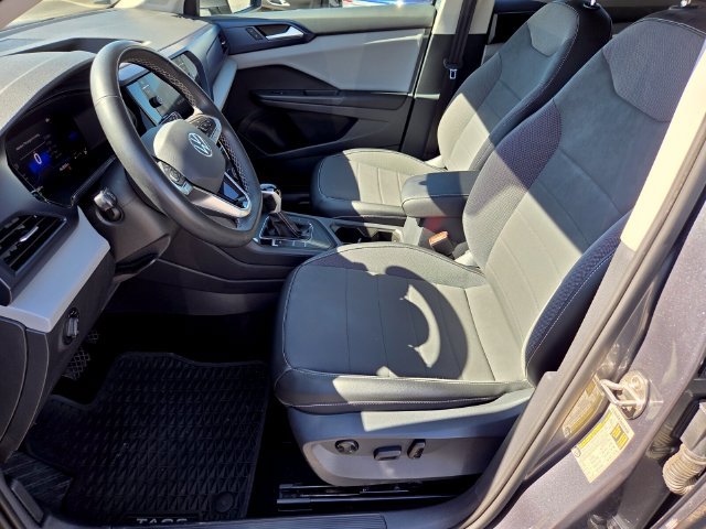 Certified 2022 Volkswagen Taos SE FWD image 10