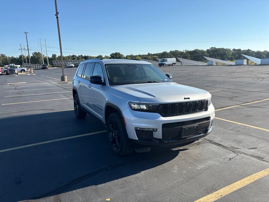 Used 2022 Jeep Grand Cherokee L Limited w/ Luxury Tech Group II AWD/4WD image 7