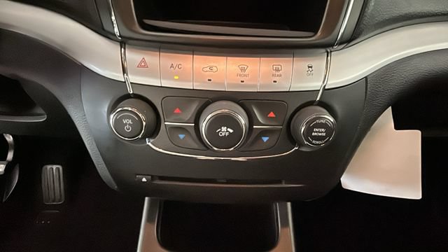 Used 2014 Dodge Journey SXT AWD/4WD image 23