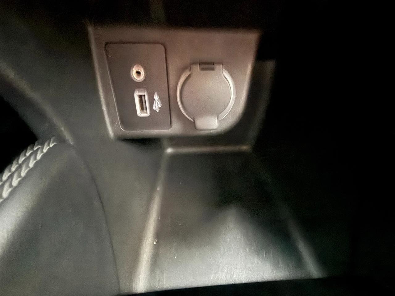 Used 2018 Nissan Kicks S image 23