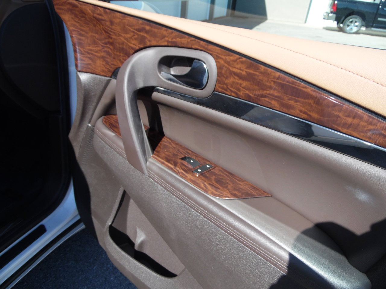 Used 2017 Buick Enclave Leather image 16