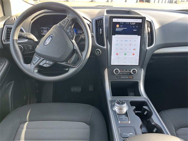 Used 2023 Ford Edge SE image 13