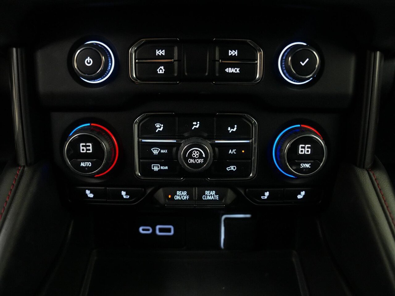 Used 2022 Chevrolet Tahoe RST w/ Luxury Package AWD/4WD image 21